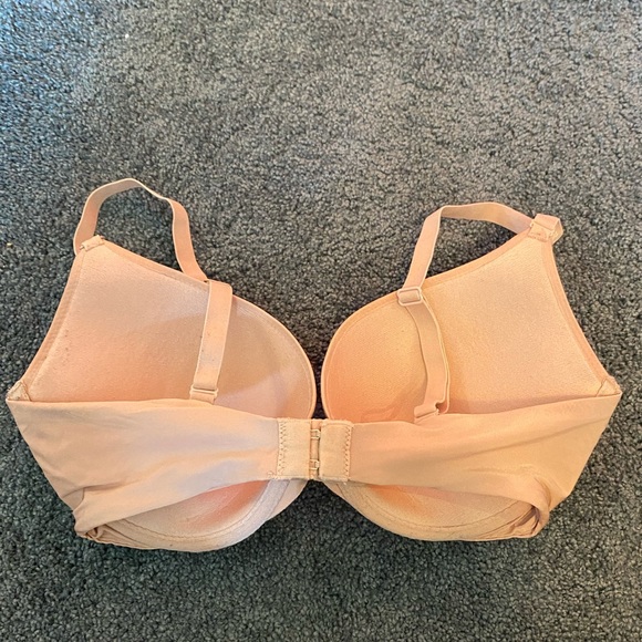 Victoria Secret Bra - Picture 2 of 2
